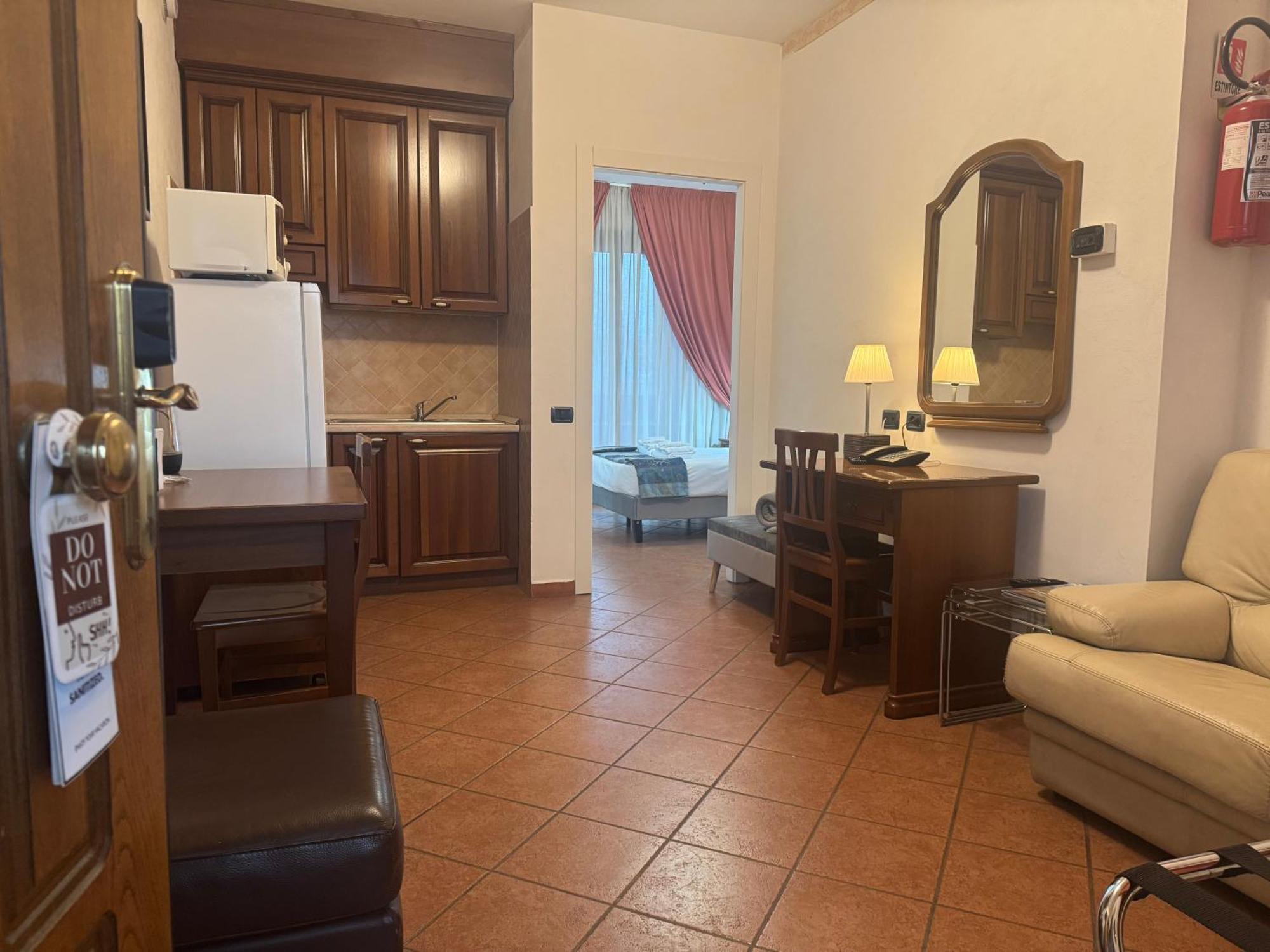 Euro House Inn Airport Fiumicino Dış mekan fotoğraf