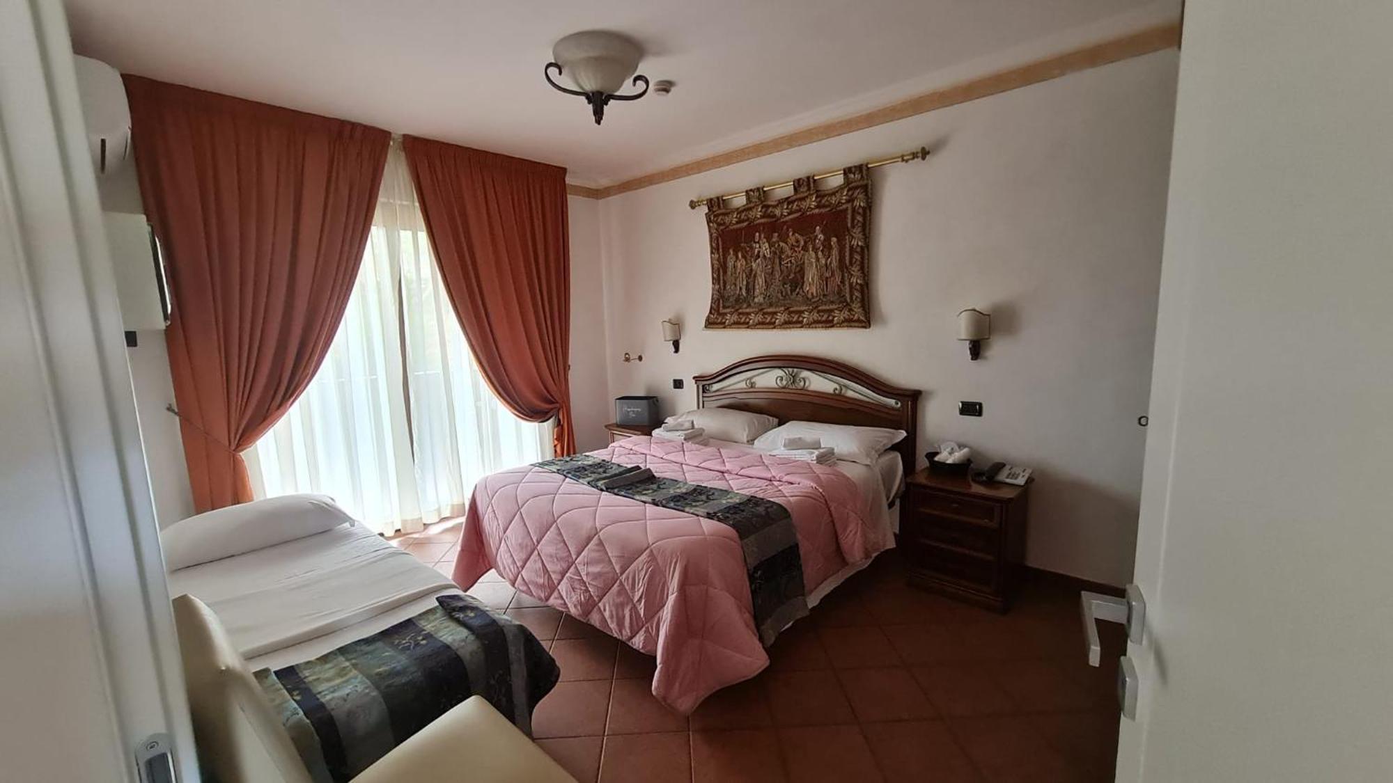 Euro House Inn Airport Fiumicino Dış mekan fotoğraf