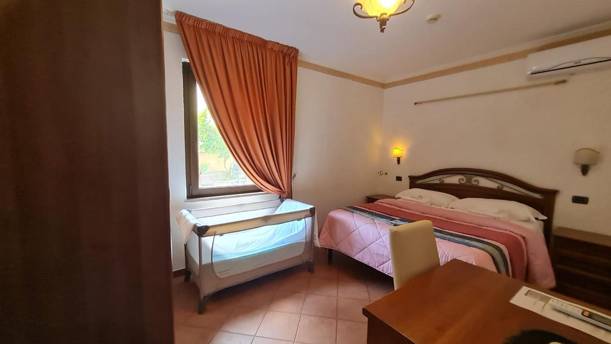 Euro House Inn Airport Fiumicino Dış mekan fotoğraf