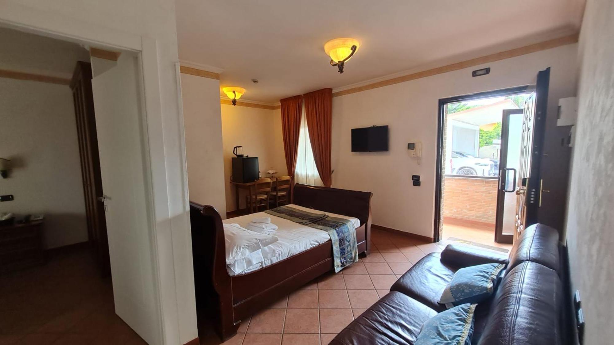 Euro House Inn Airport Fiumicino Dış mekan fotoğraf
